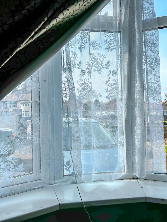 Wolves Living Bed & Breakfast Bushbury Bagian luar foto